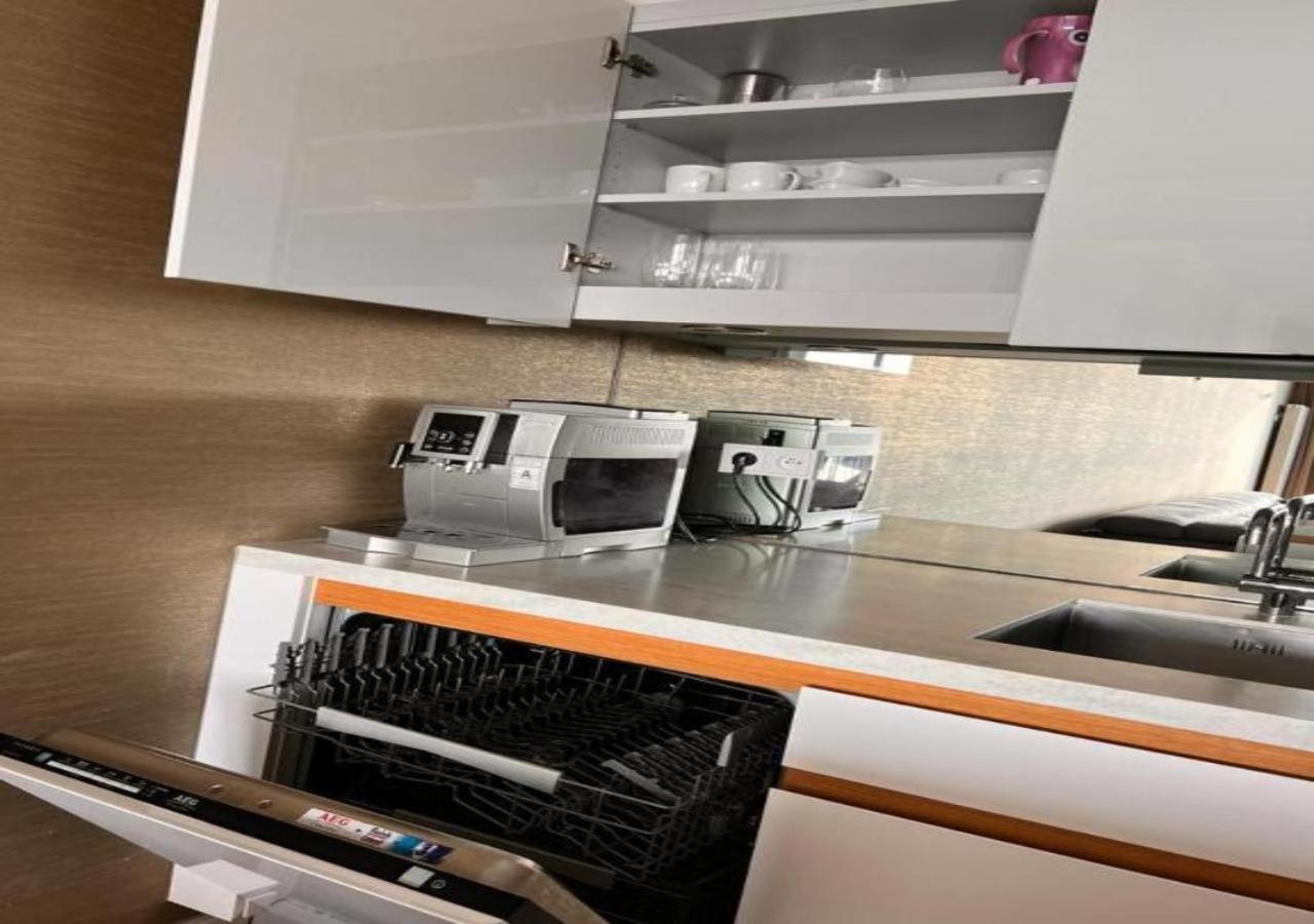 Ferienwohnung No1 Dream View Pressburg Exterior foto